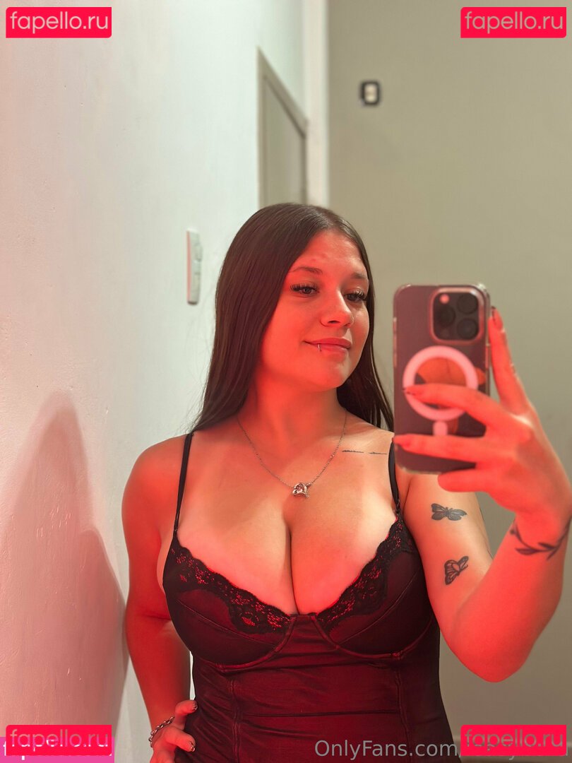Ieasybella / izzysweet_ Onlyfans Photo Gallery 