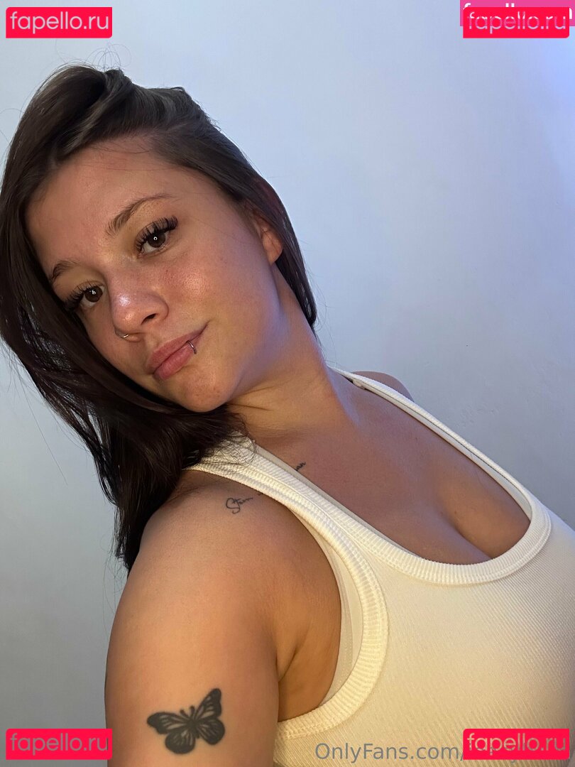 Ieasybella / izzysweet_ Onlyfans Photo Gallery 