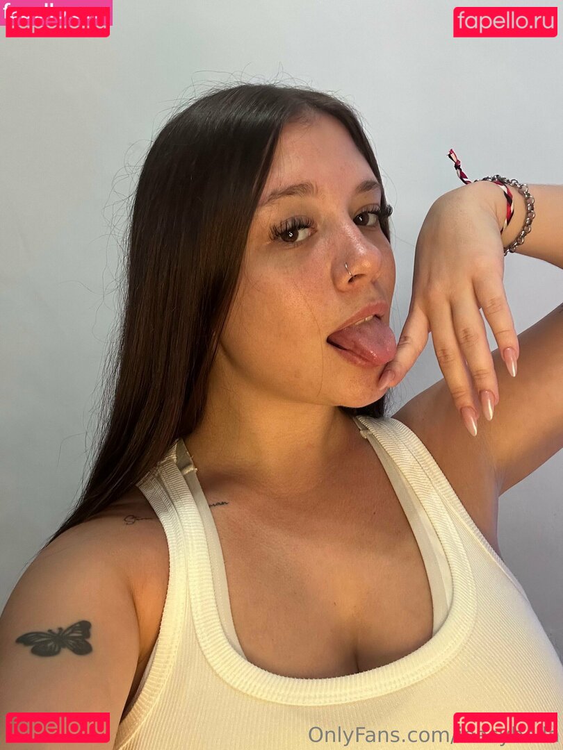 Ieasybella / izzysweet_ Onlyfans Photo Gallery 