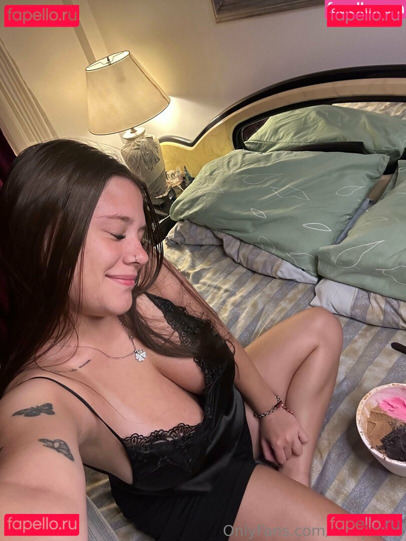 Ieasybella / izzysweet_ Onlyfans Photo Gallery 