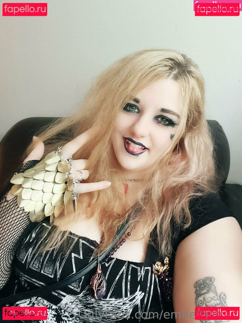 emberdarling / embergemini Onlyfans Photo Gallery 