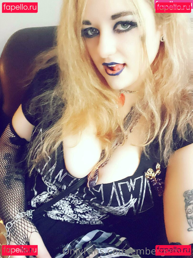 emberdarling / embergemini Onlyfans Photo Gallery 