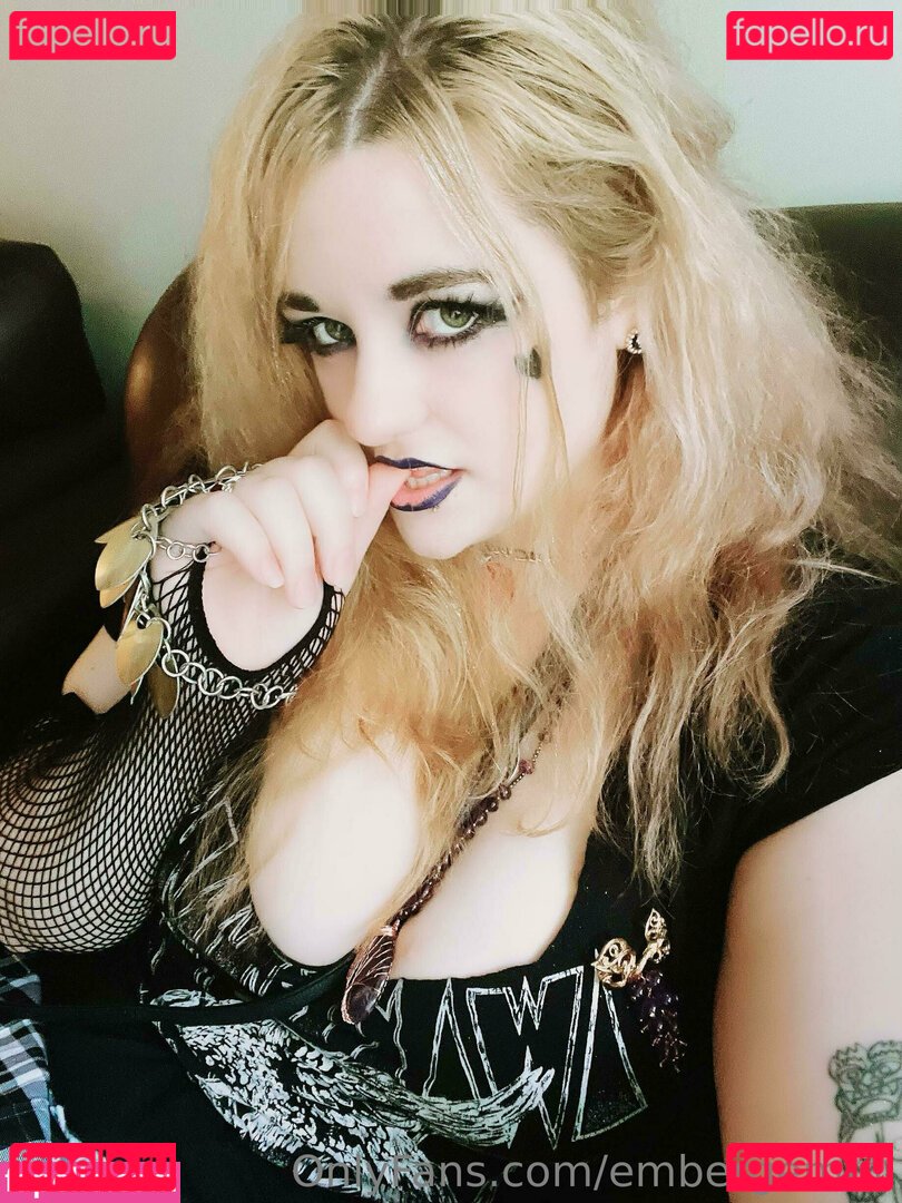 emberdarling / embergemini Onlyfans Photo Gallery 