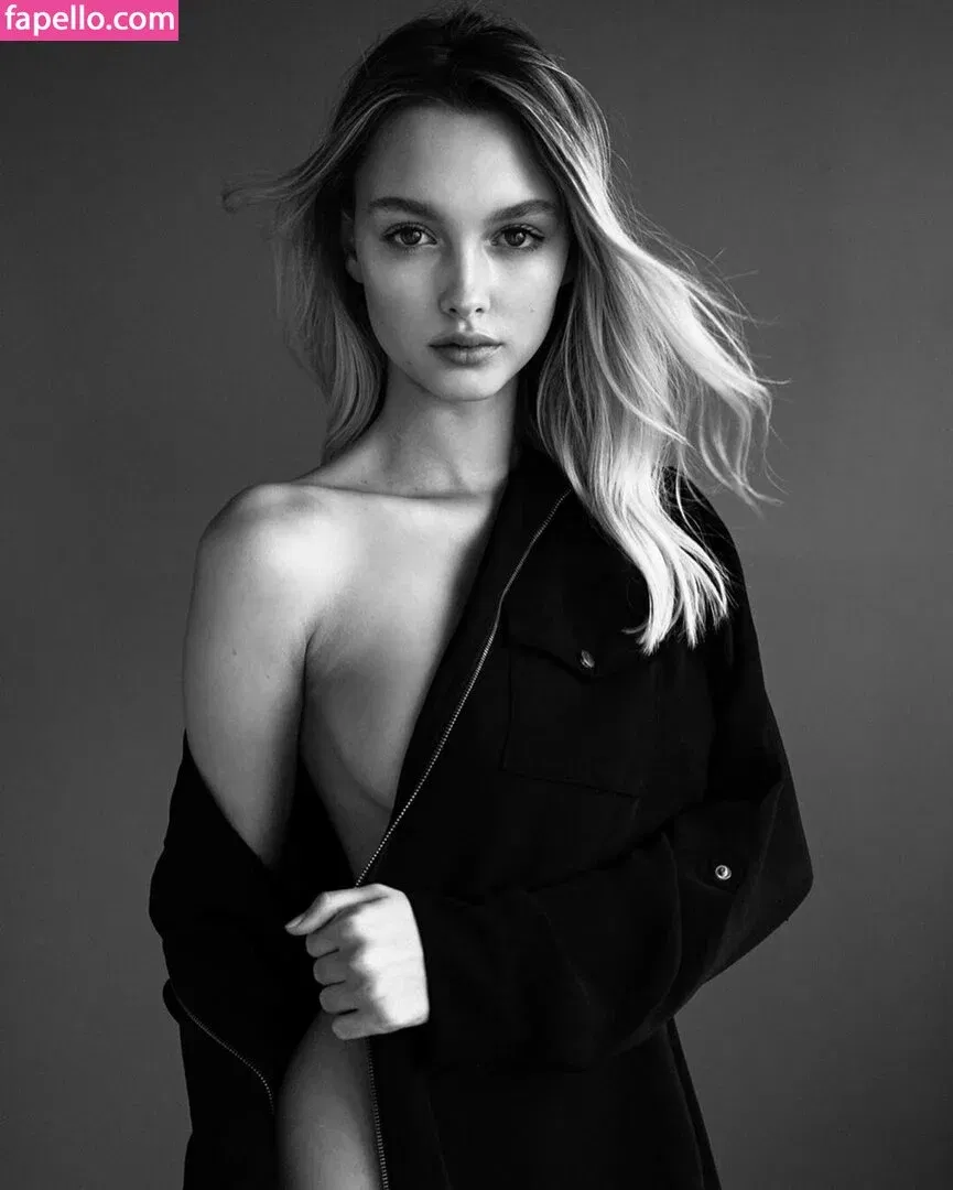 Chloe Avenaim Onlyfans Photo Gallery 