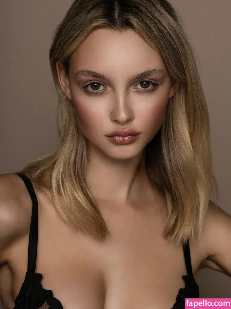 Chloe Avenaim Onlyfans Photo Gallery 