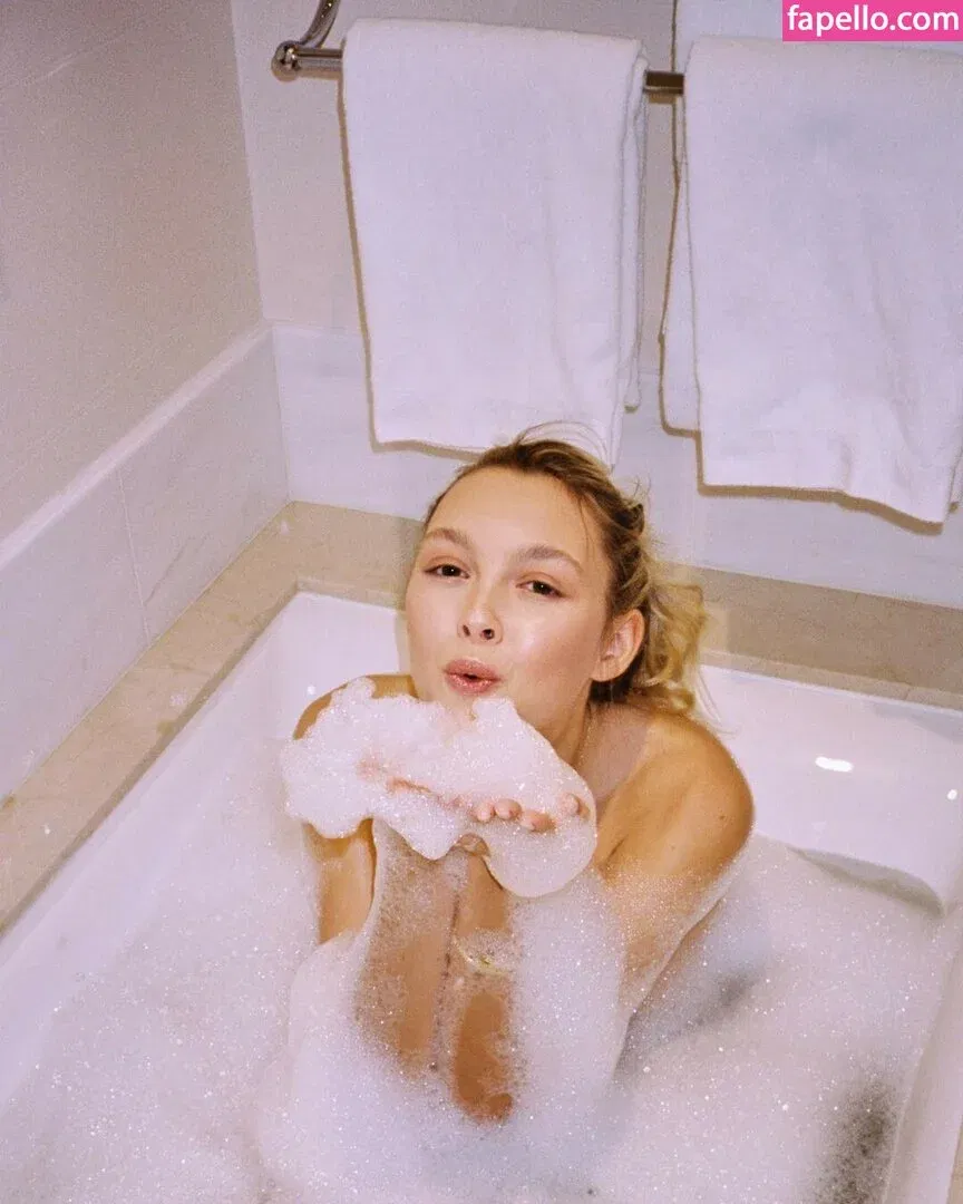 Chloe Avenaim Onlyfans Photo Gallery 