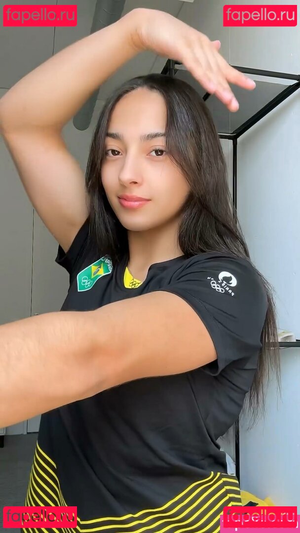 Julia Soares / juju_bsoares / u192041219 Onlyfans Photo Gallery 