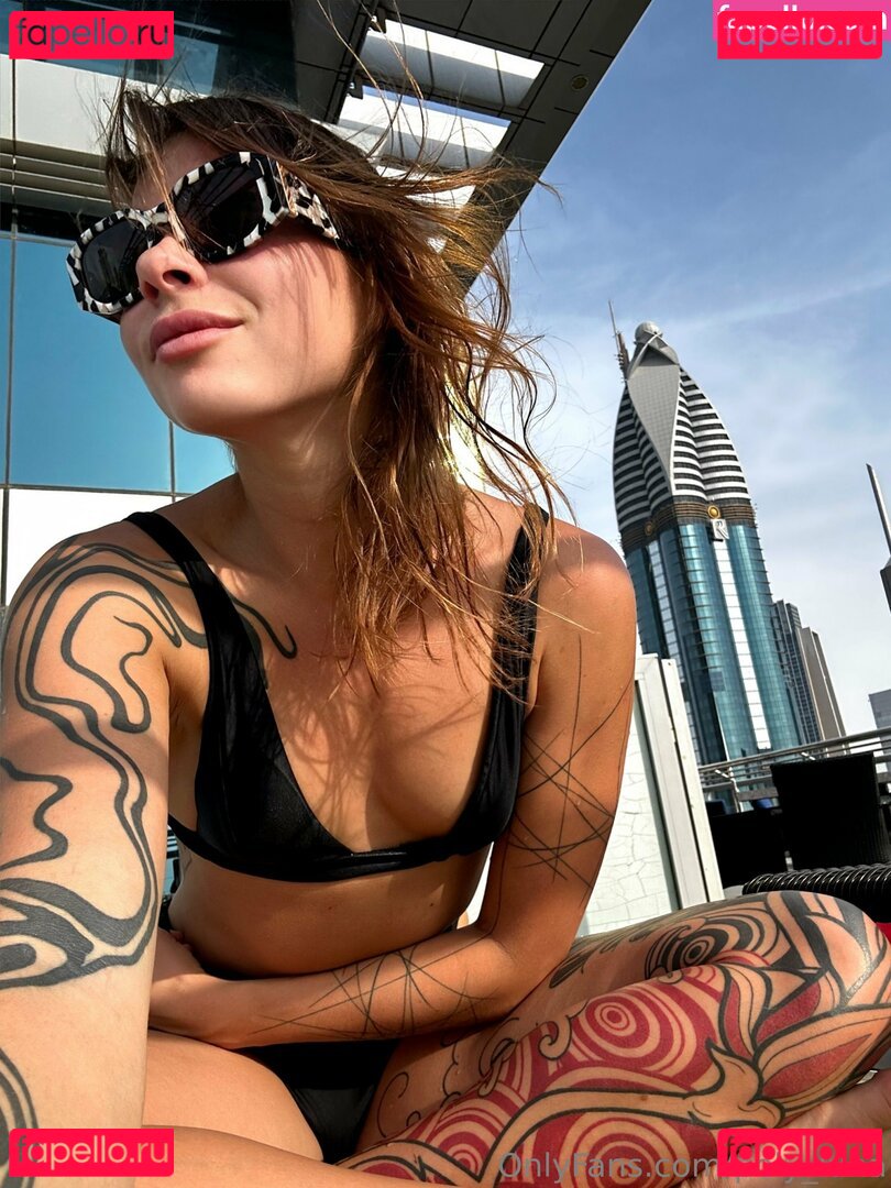 _poly_luna_ / poly_luna Onlyfans Photo Gallery 