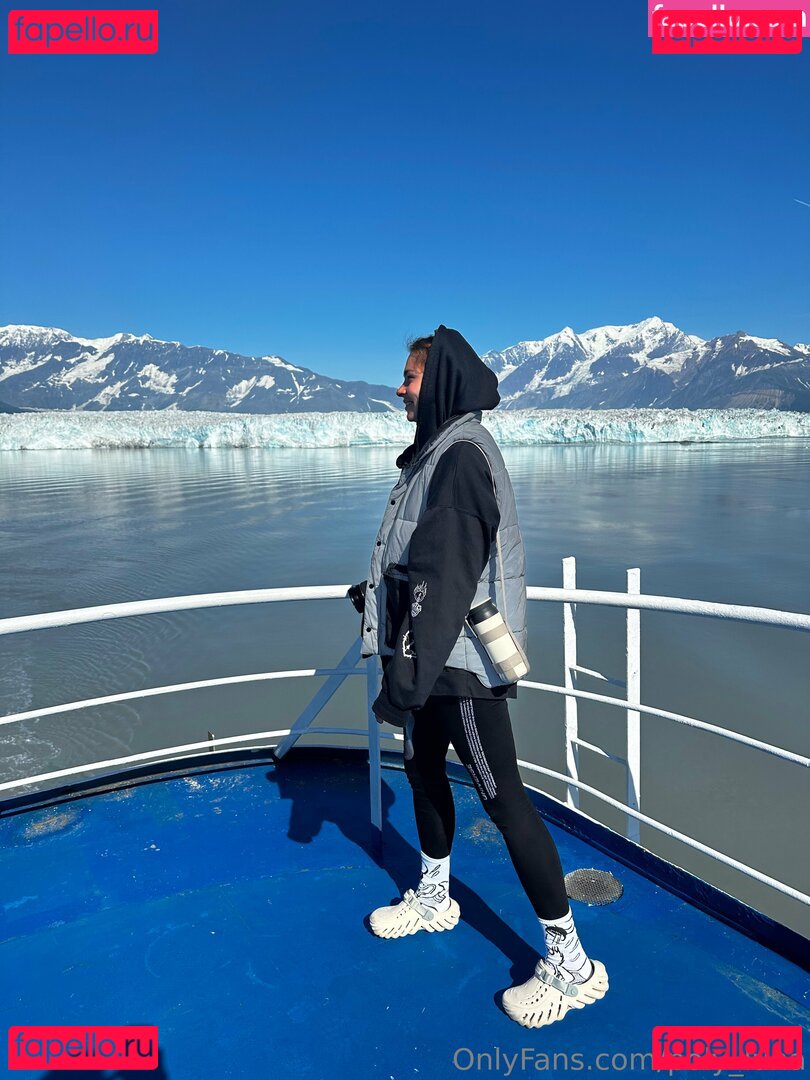 _poly_luna_ / poly_luna Onlyfans Photo Gallery 