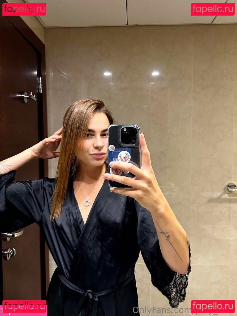 _poly_luna_ / poly_luna Onlyfans Photo Gallery 