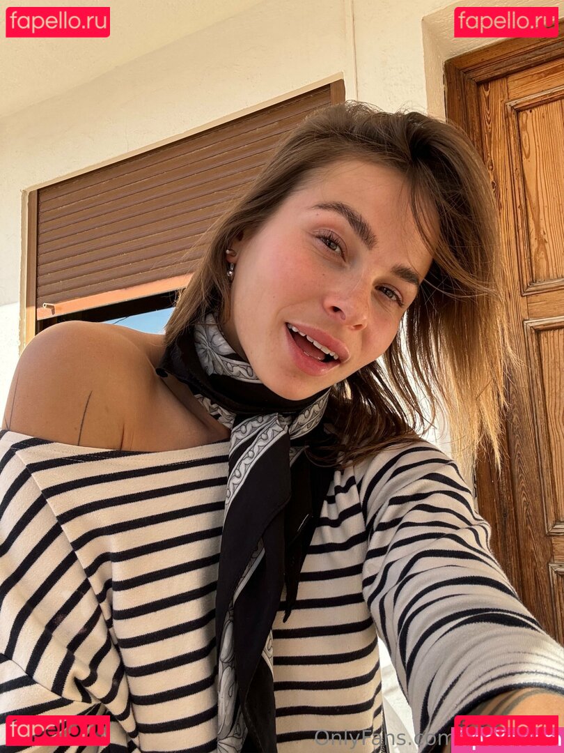 _poly_luna_ / poly_luna Onlyfans Photo Gallery 