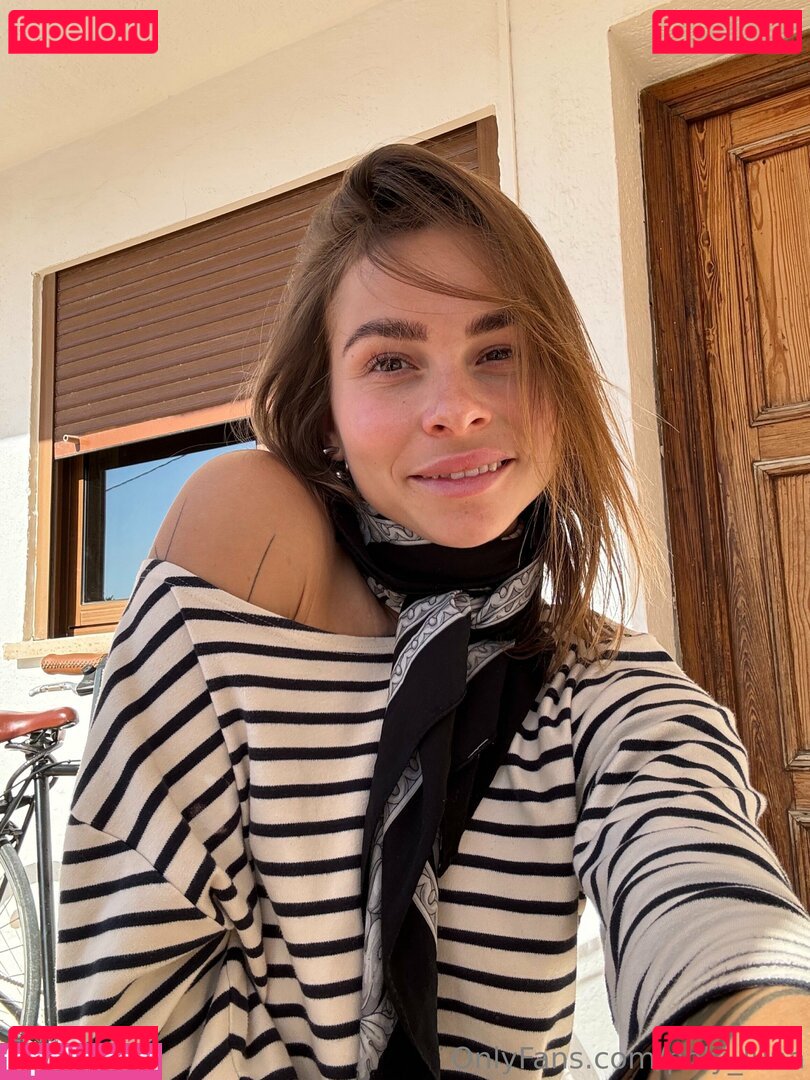 _poly_luna_ / poly_luna Onlyfans Photo Gallery 