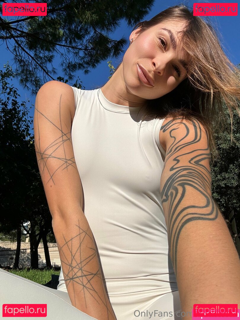 _poly_luna_ / poly_luna Onlyfans Photo Gallery 