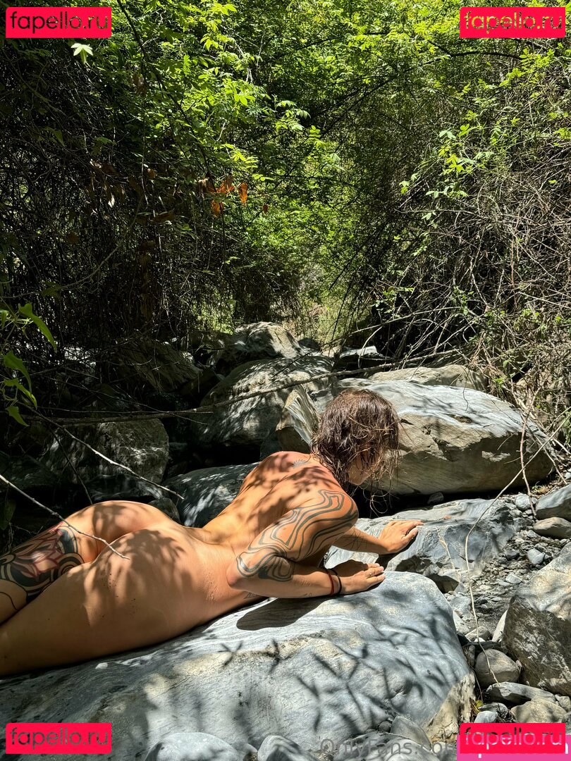 _poly_luna_ / poly_luna Onlyfans Photo Gallery 