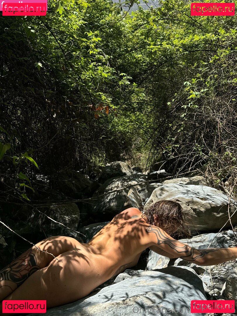 _poly_luna_ / poly_luna Onlyfans Photo Gallery 