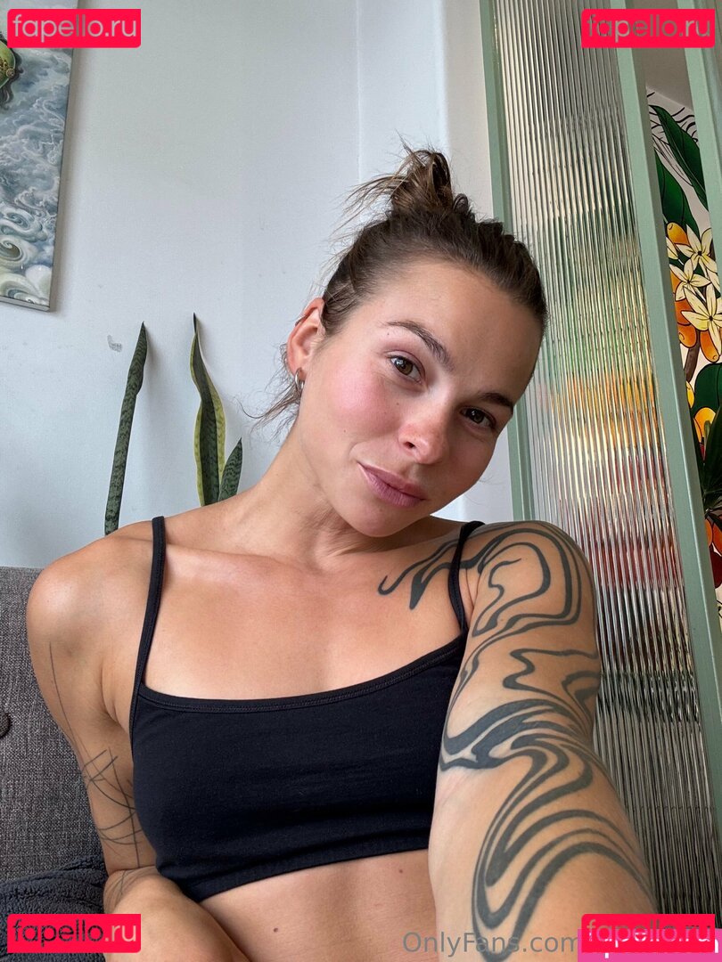 _poly_luna_ / poly_luna Onlyfans Photo Gallery 