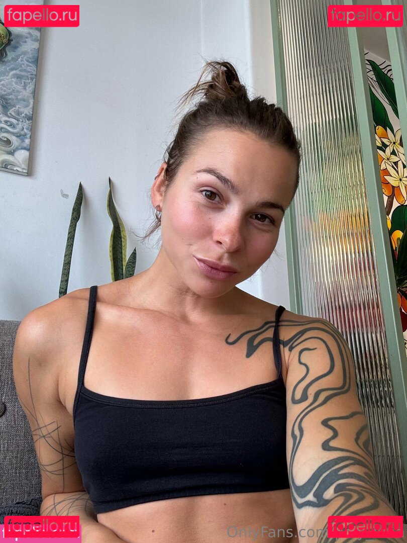 _poly_luna_ / poly_luna Onlyfans Photo Gallery 