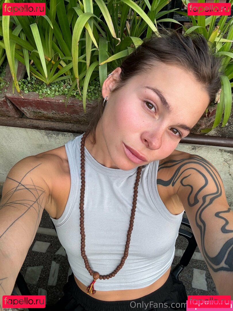 _poly_luna_ / poly_luna Onlyfans Photo Gallery 