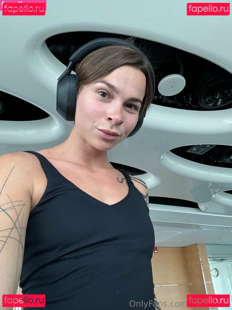 _poly_luna_ / poly_luna Onlyfans Photo Gallery 