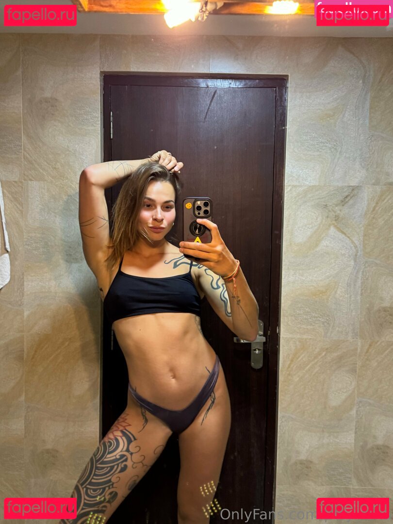 _poly_luna_ / poly_luna Onlyfans Photo Gallery 