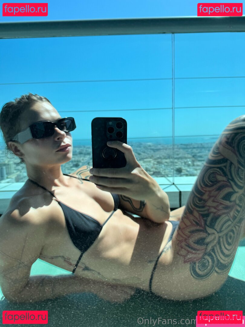 _poly_luna_ / poly_luna Onlyfans Photo Gallery 