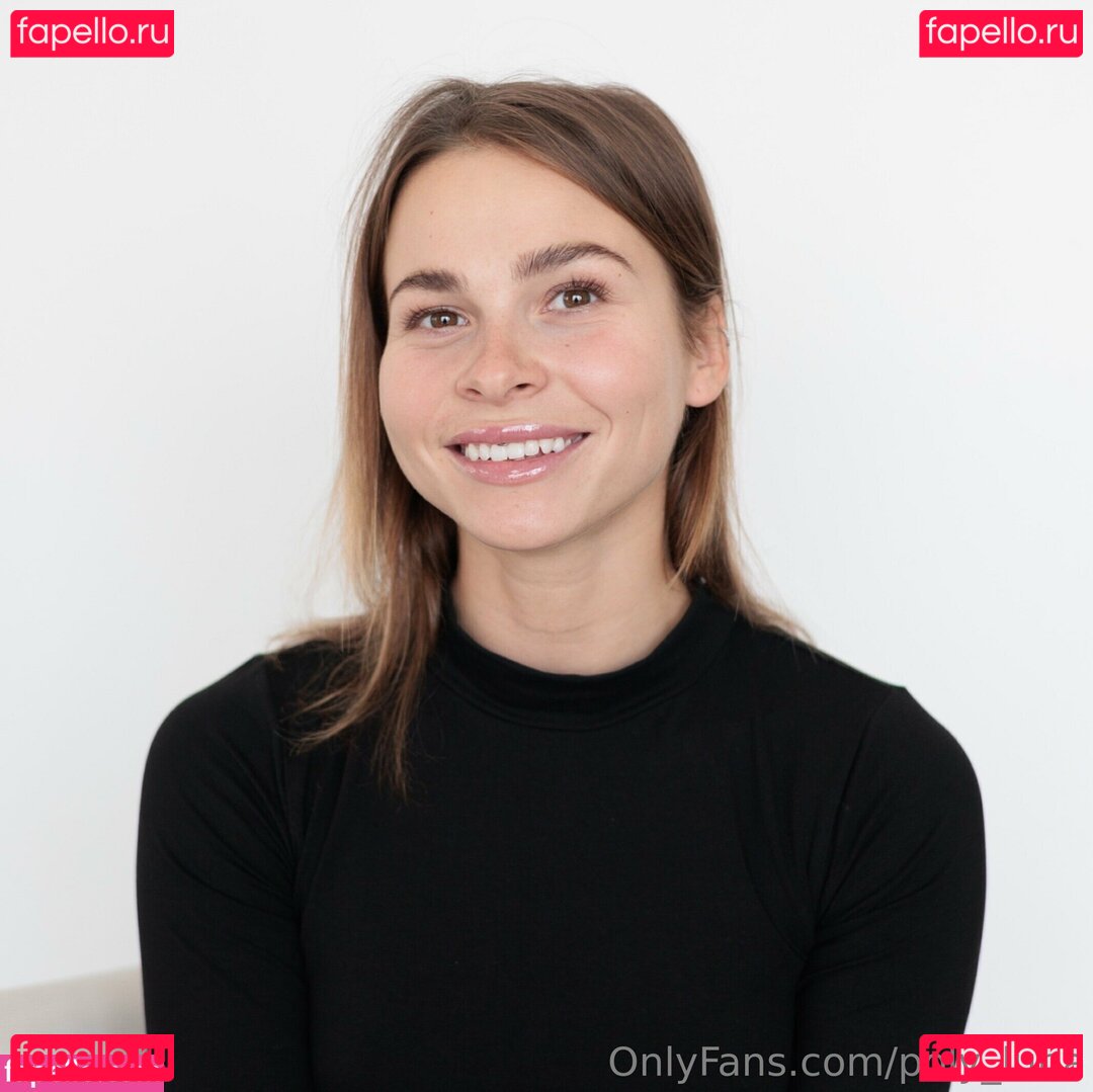 _poly_luna_ / poly_luna Onlyfans Photo Gallery 