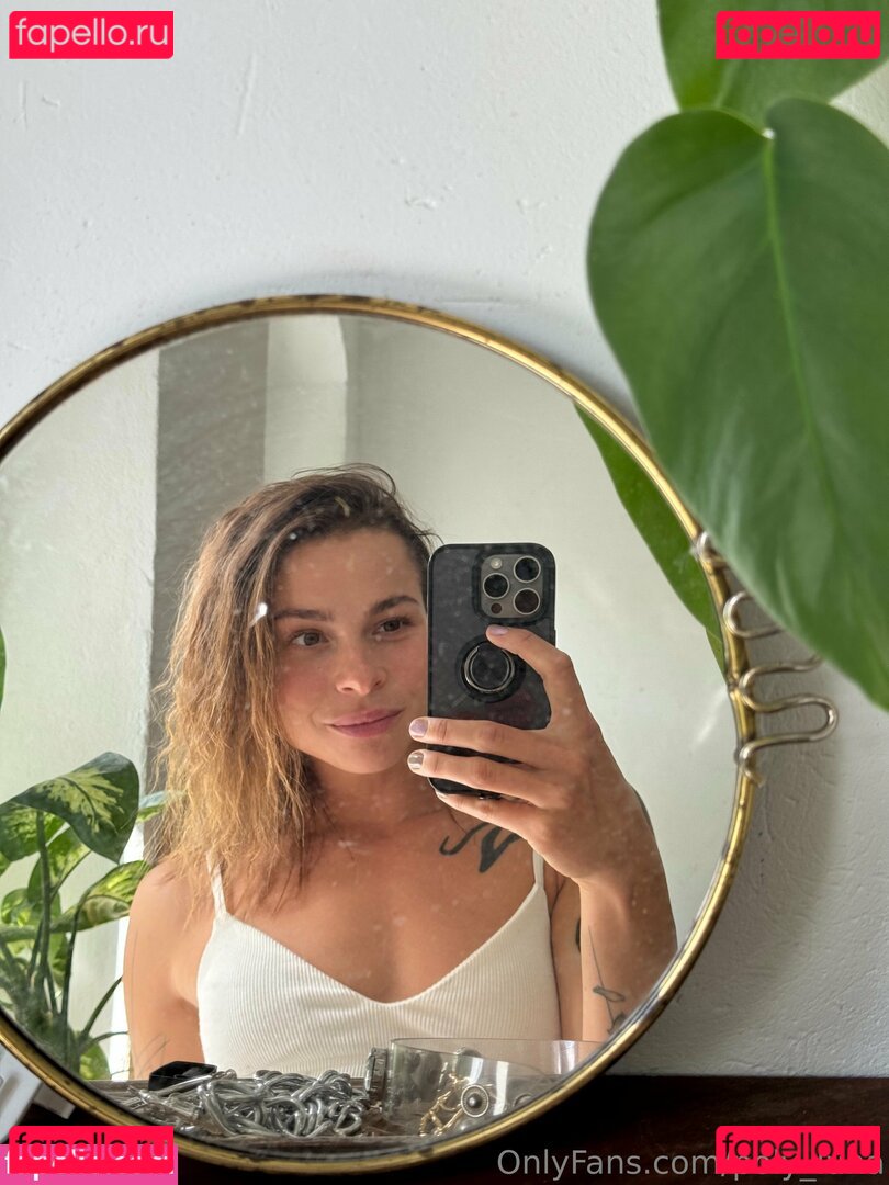 _poly_luna_ / poly_luna Onlyfans Photo Gallery 