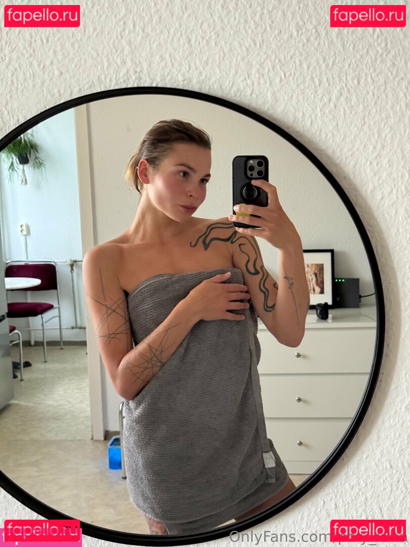 _poly_luna_ / poly_luna Onlyfans Photo Gallery 