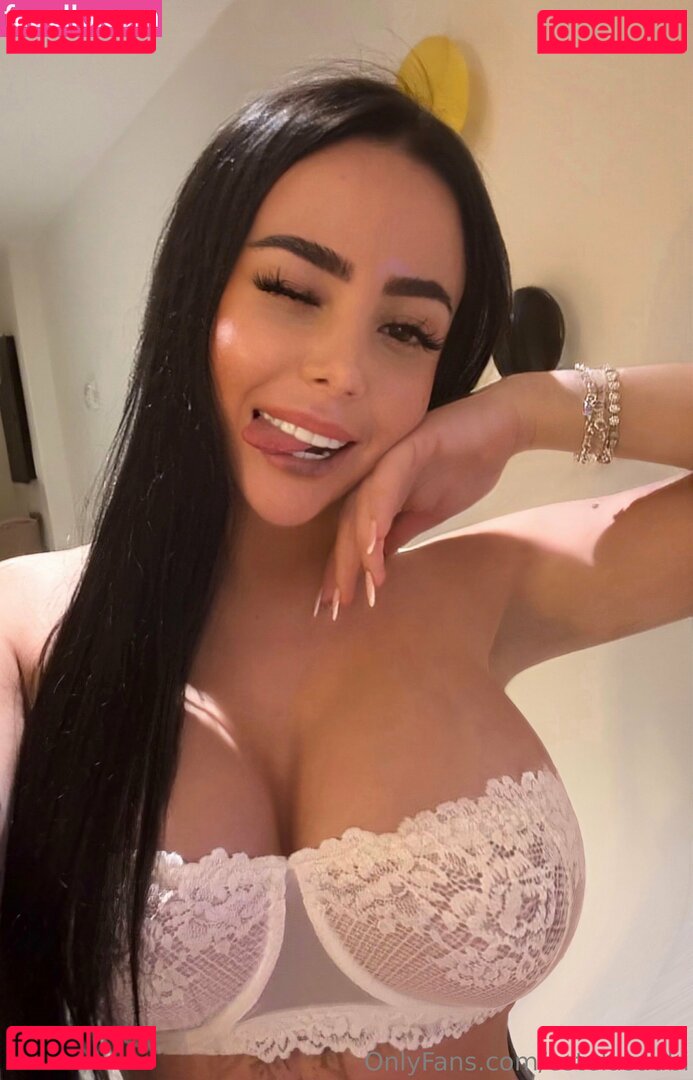 estelasaubi / estella.saubiii Onlyfans Photo Gallery 