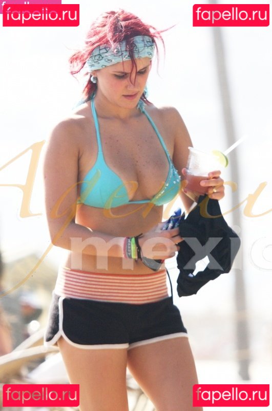 Dulce Maria / DulceMaria / dulcemar19 Onlyfans Photo Gallery 