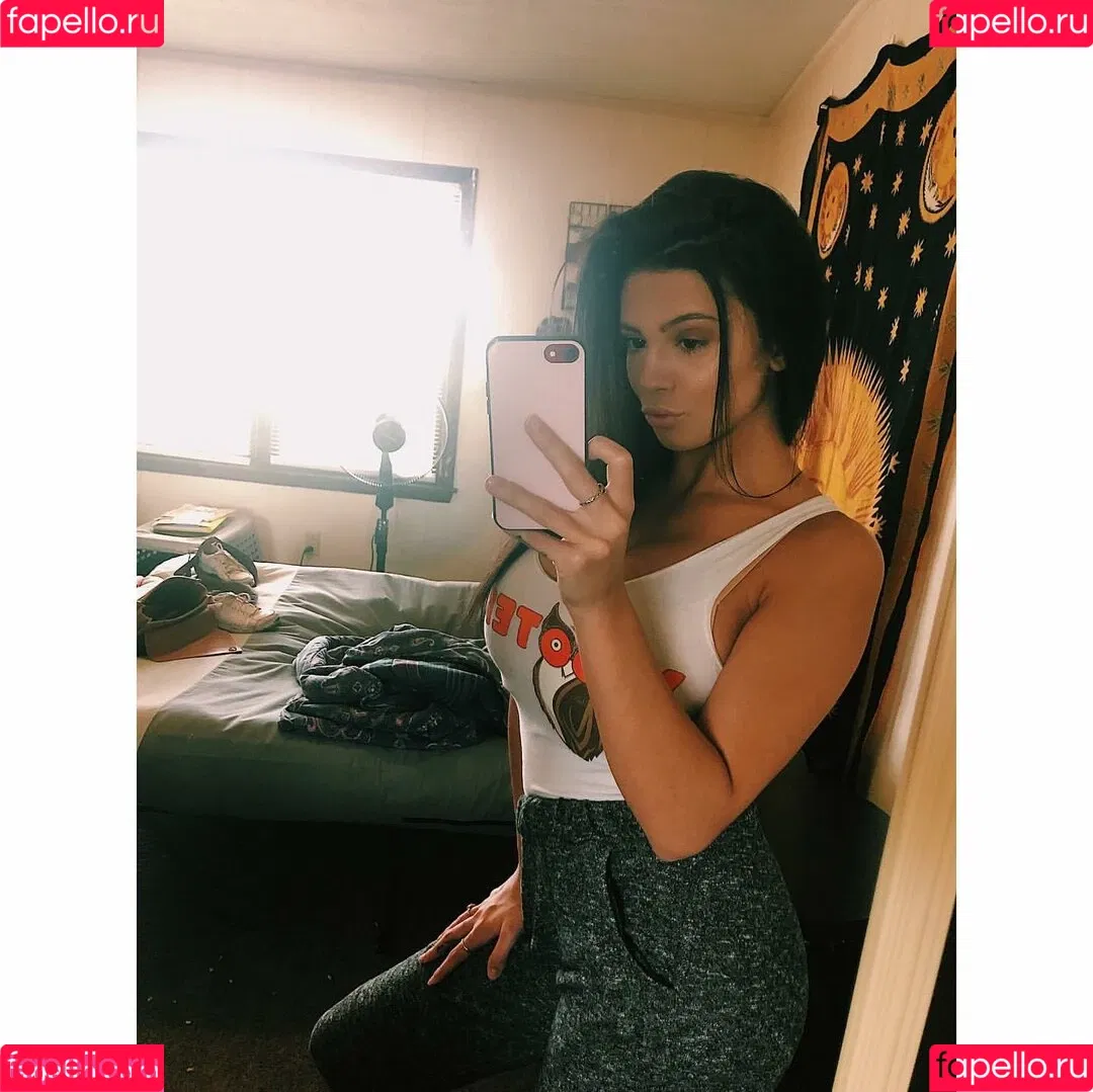 Kaylee Burnett Onlyfans Photo Gallery 