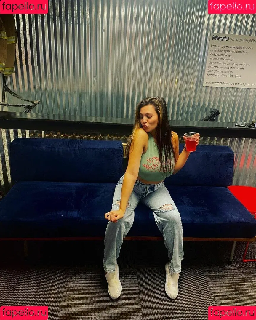 Kaylee Burnett Onlyfans Photo Gallery 