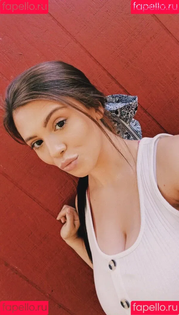 Kaylee Burnett Onlyfans Photo Gallery 