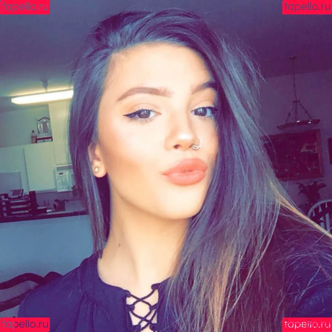 Kaylee Burnett Onlyfans Photo Gallery 