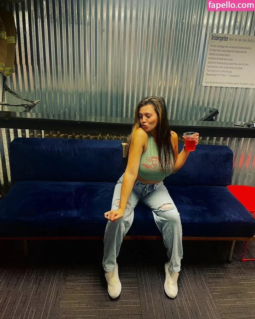 Kaylee Burnett Onlyfans Photo Gallery 