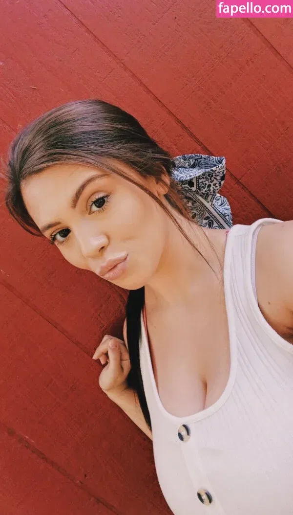 Kaylee Burnett Onlyfans Photo Gallery 