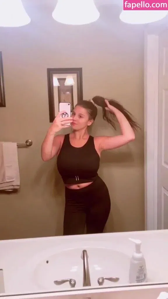 Kaylee Burnett Onlyfans Photo Gallery 