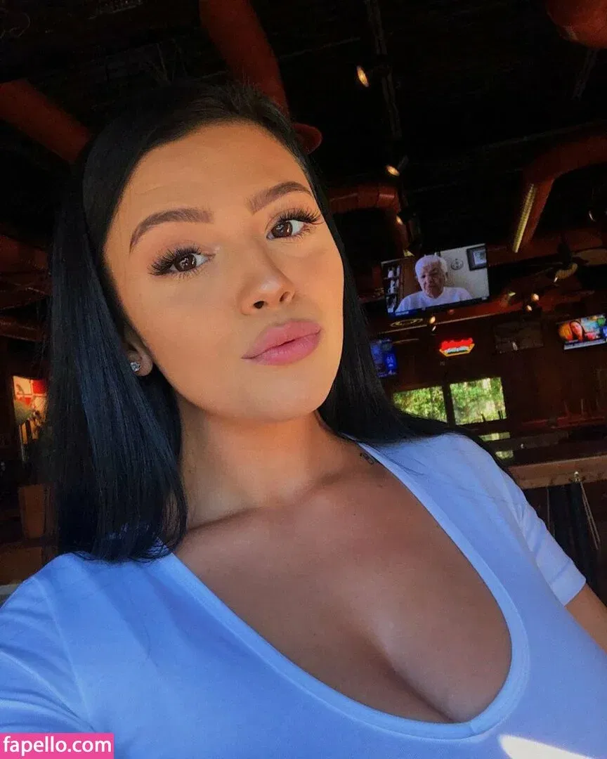 Kaylee Burnett Onlyfans Photo Gallery 