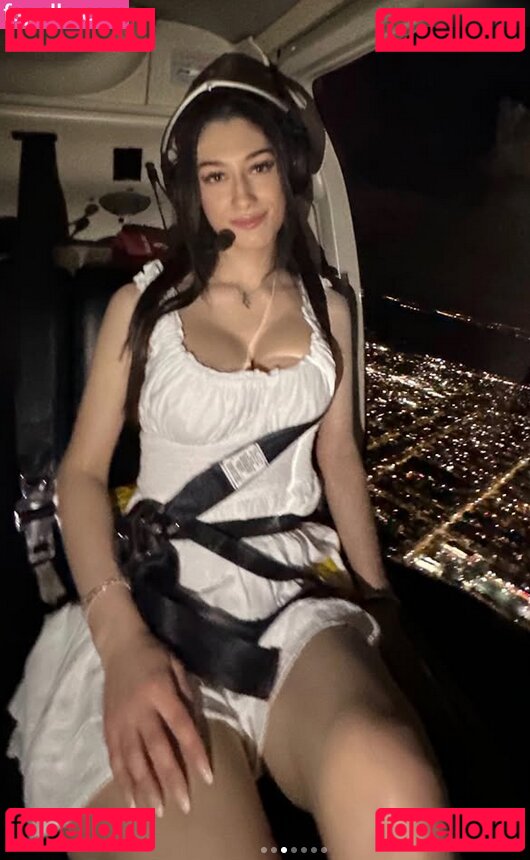 emilyvanessa / emilyvanxssa Onlyfans Photo Gallery 