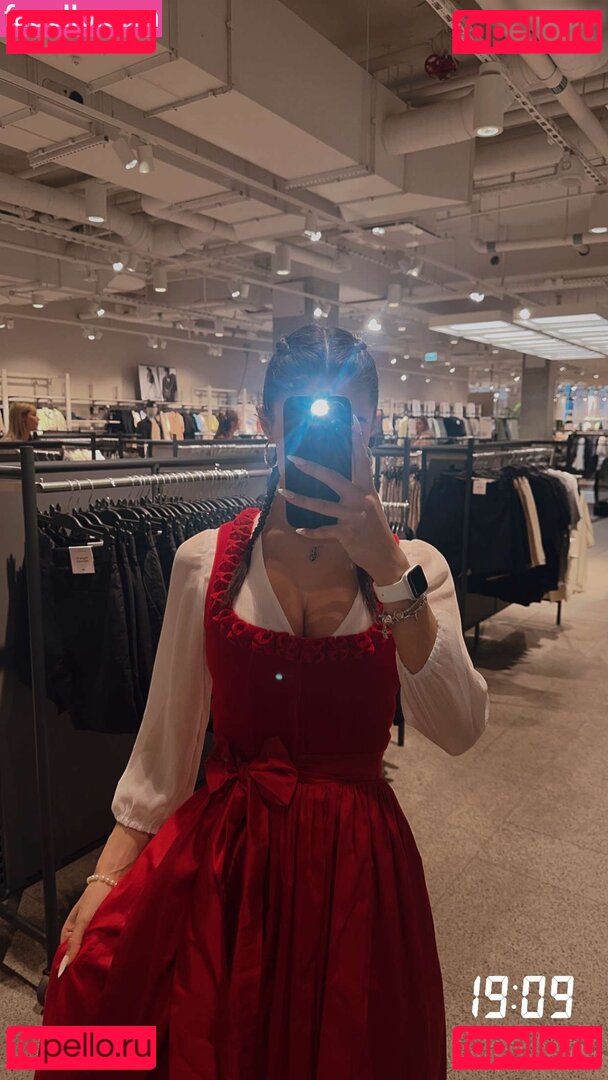 emilyvanessa / emilyvanxssa Onlyfans Photo Gallery 