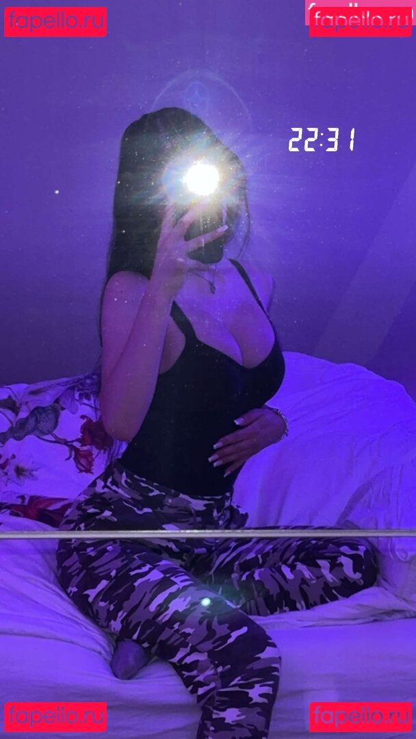 emilyvanessa / emilyvanxssa Onlyfans Photo Gallery 