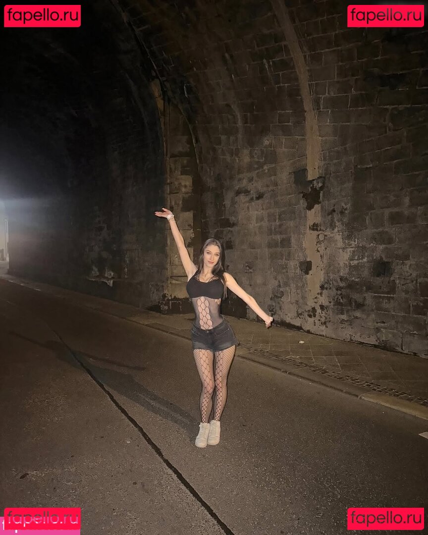 emilyvanessa / emilyvanxssa Onlyfans Photo Gallery 