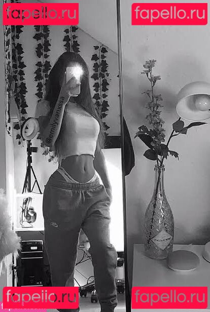 emilyvanessa / emilyvanxssa Onlyfans Photo Gallery 