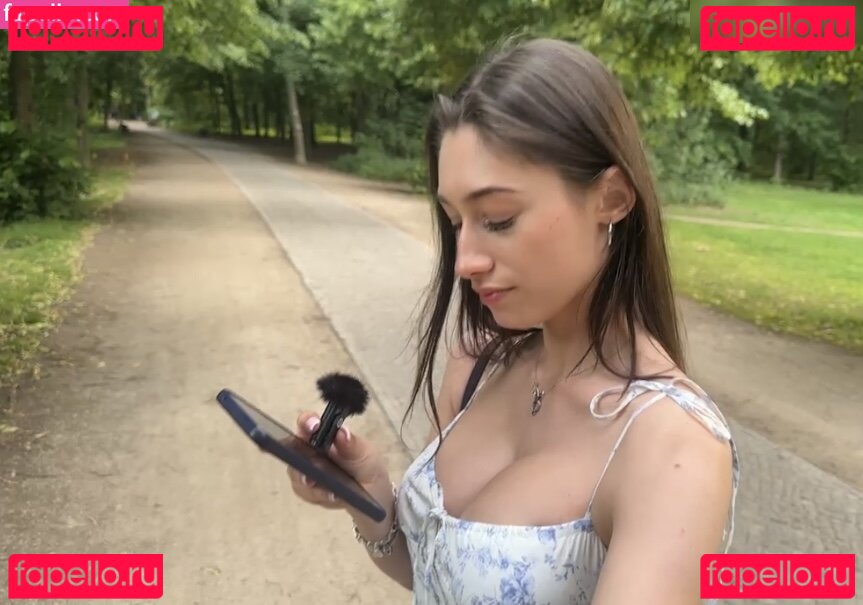 emilyvanessa / emilyvanxssa Onlyfans Photo Gallery 