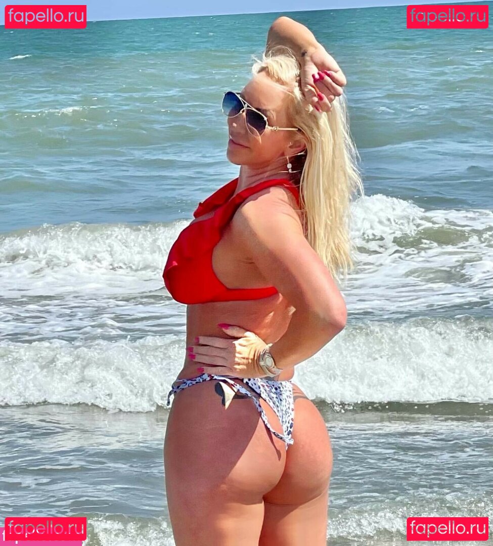 MissMelissaLee / modelmelissalee Onlyfans Photo Gallery 