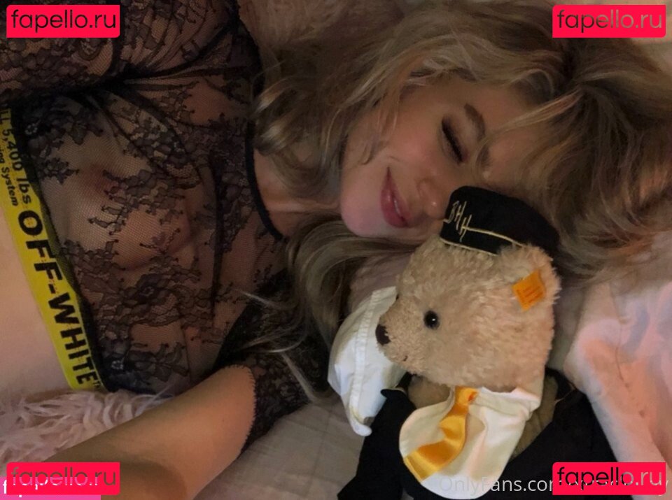 AnneMarie Morin / cloudynoir / xtraCloudy Onlyfans Photo Gallery 