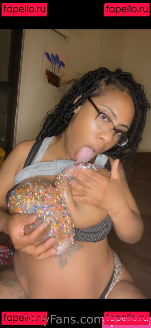 YourGF / yourgfback Onlyfans Photo Gallery 