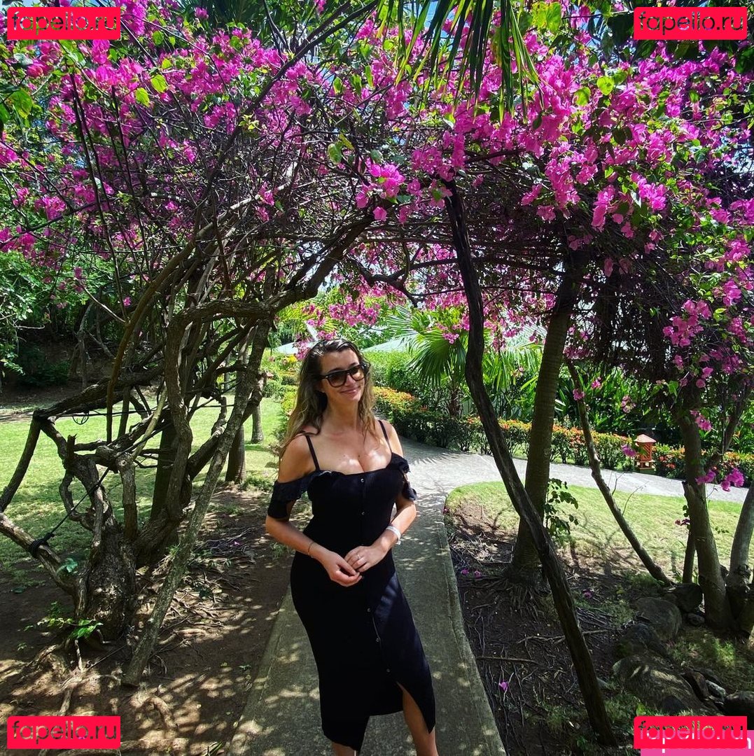 Sarah Champion / sarahjaynechampion Onlyfans Photo Gallery 