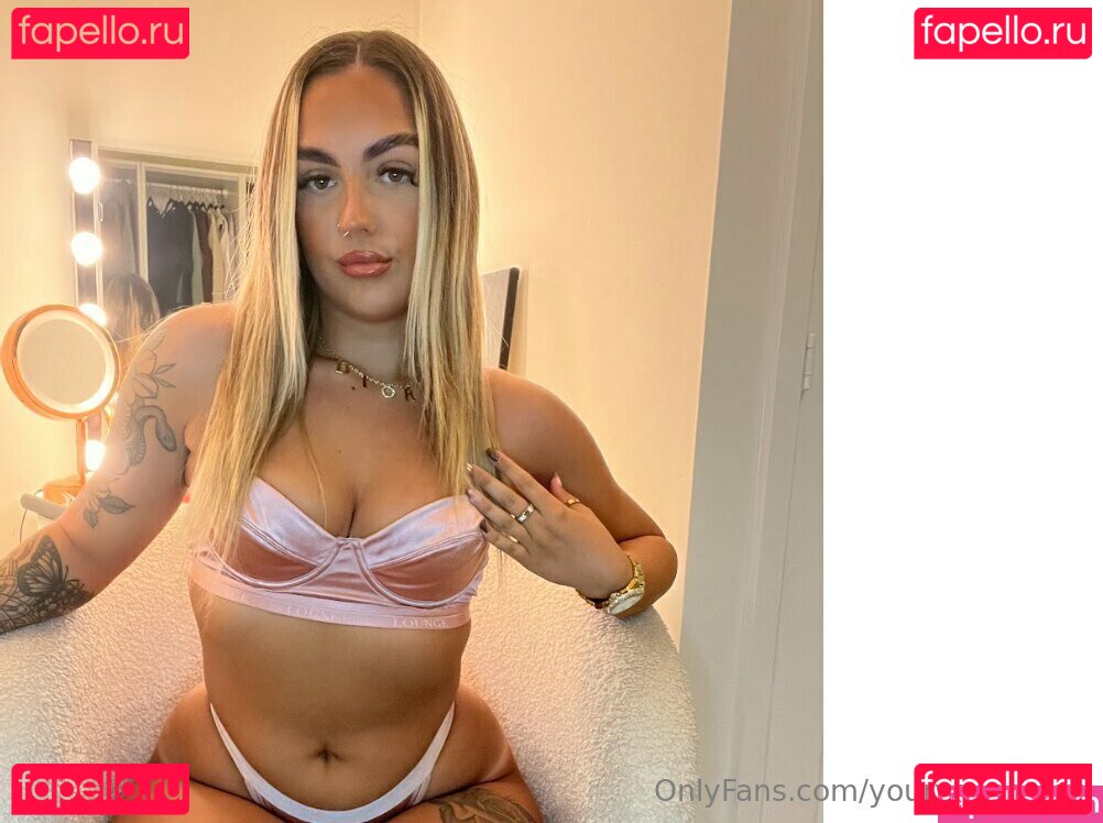 yourvanessaxoo Onlyfans Photo Gallery 