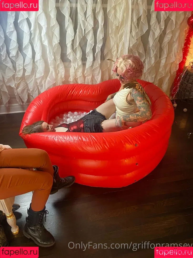griffonramsey Onlyfans Photo Gallery 